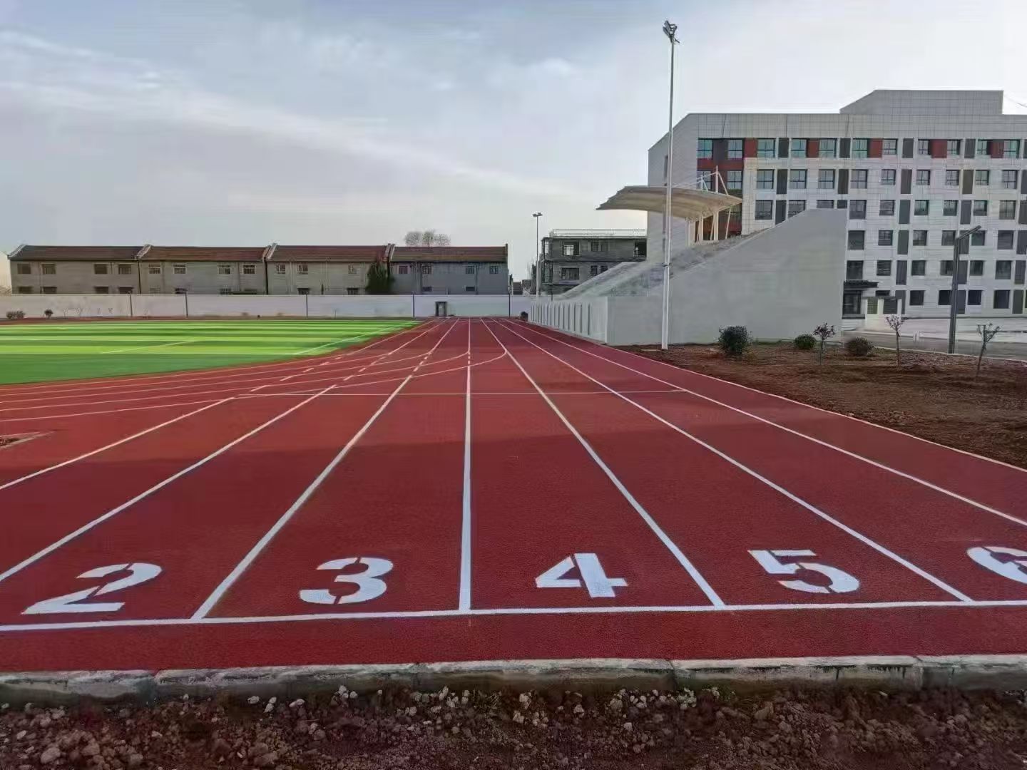 朔州市人造草坪足球场混合型塑胶跑道 - 排名
